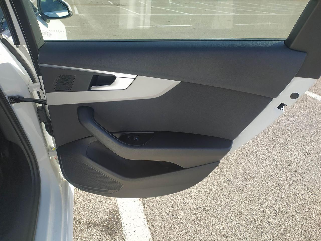 Audi A4 Business Advanced 2.0 35 TDI MHEV #8151