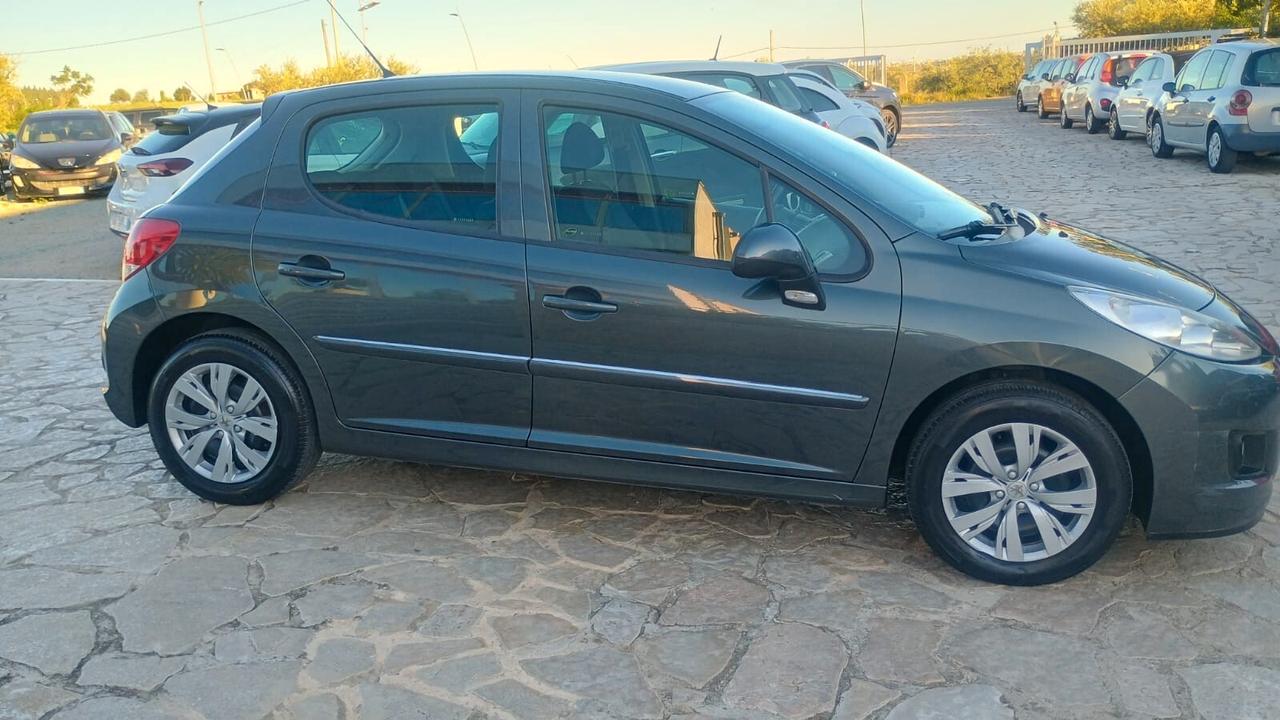 Peugeot 207 1.4 8V 75CV 5p. Access