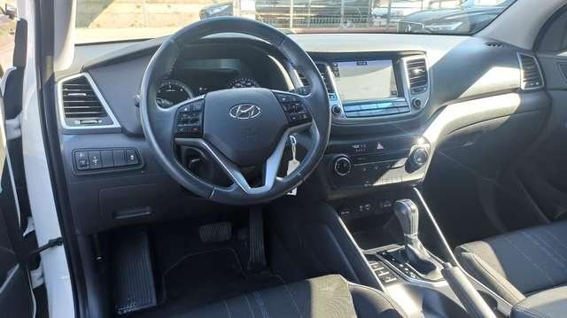 Hyundai TUCSON 1.7 crdi ** AUTOM.+NAVI+UNIPRO+FULL **