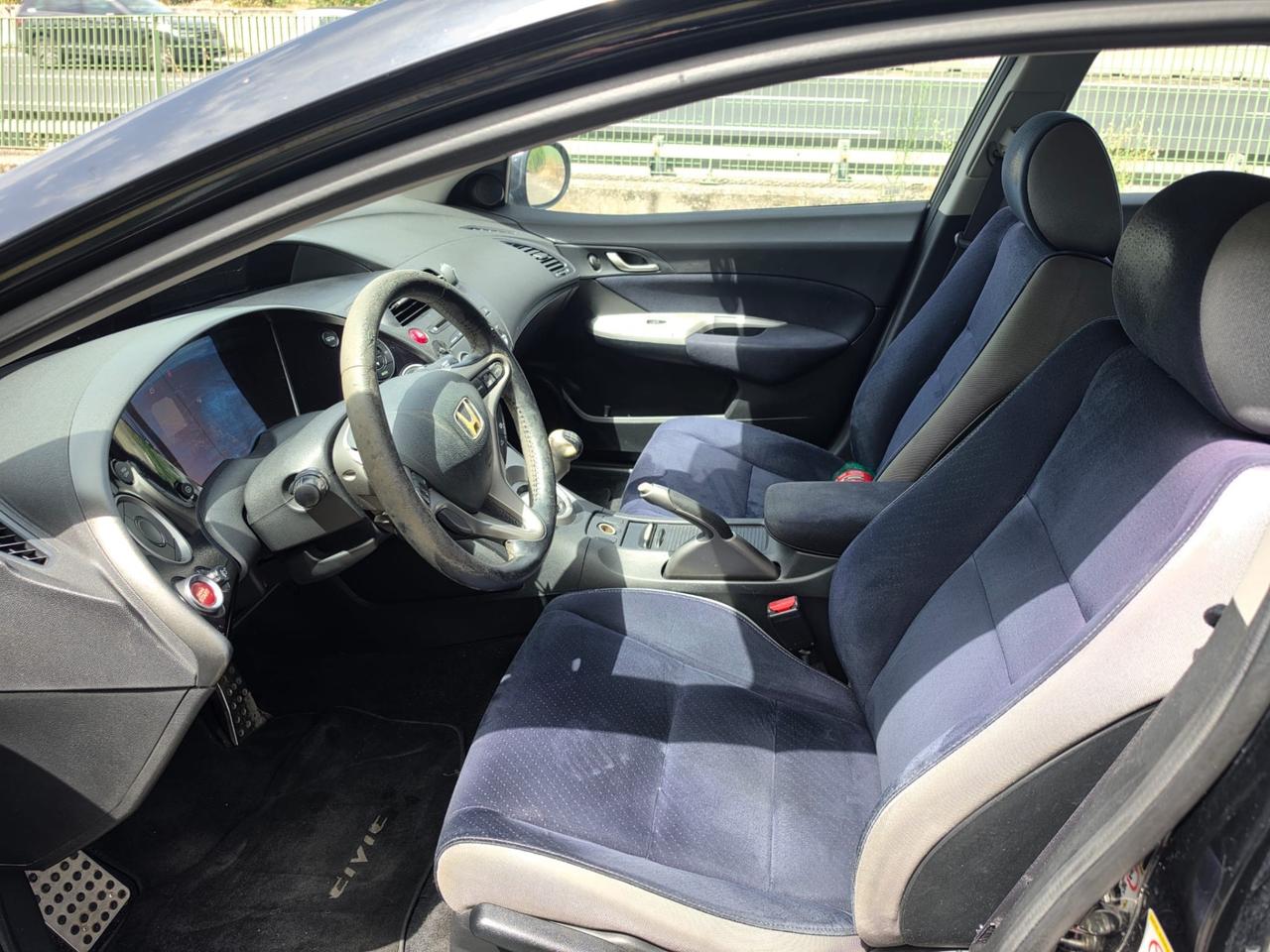 Honda Civic 1.8 i-VTEC 5p. Executive i-P