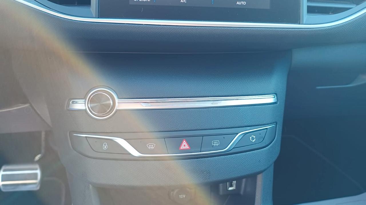 Peugeot 308 PureTech Turbo 130 S&S EAT8 Tech Edition