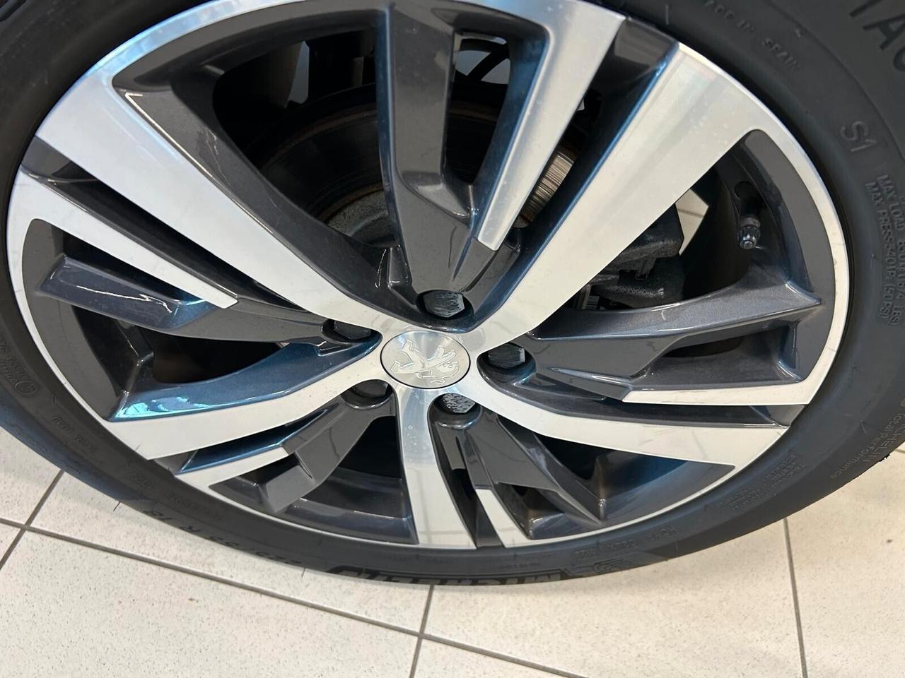 Peugeot 3008 ALLURE PACK BlueHDi 130 EAT8 SPOTICAR