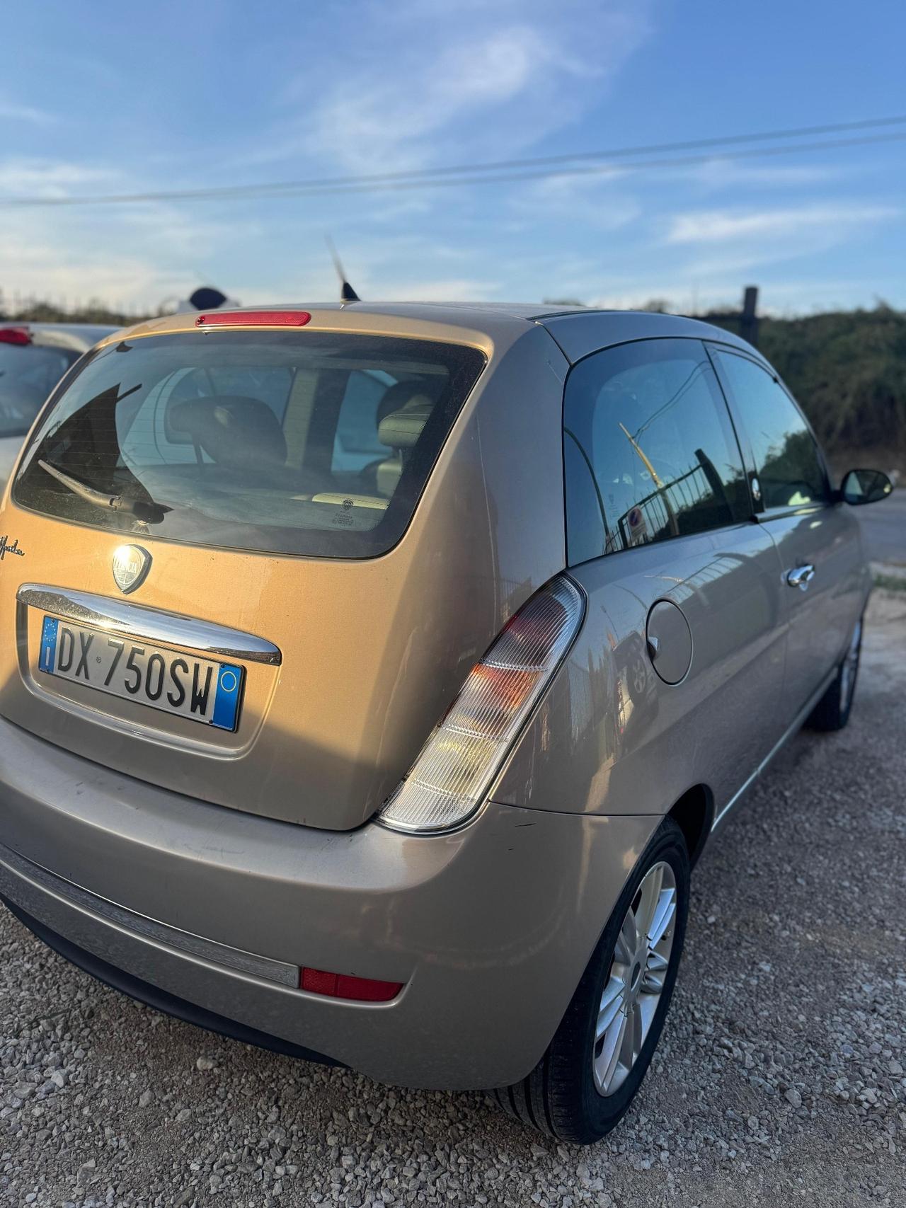 Lancia Ypsilon 1.4 Oro Ecochic GPL