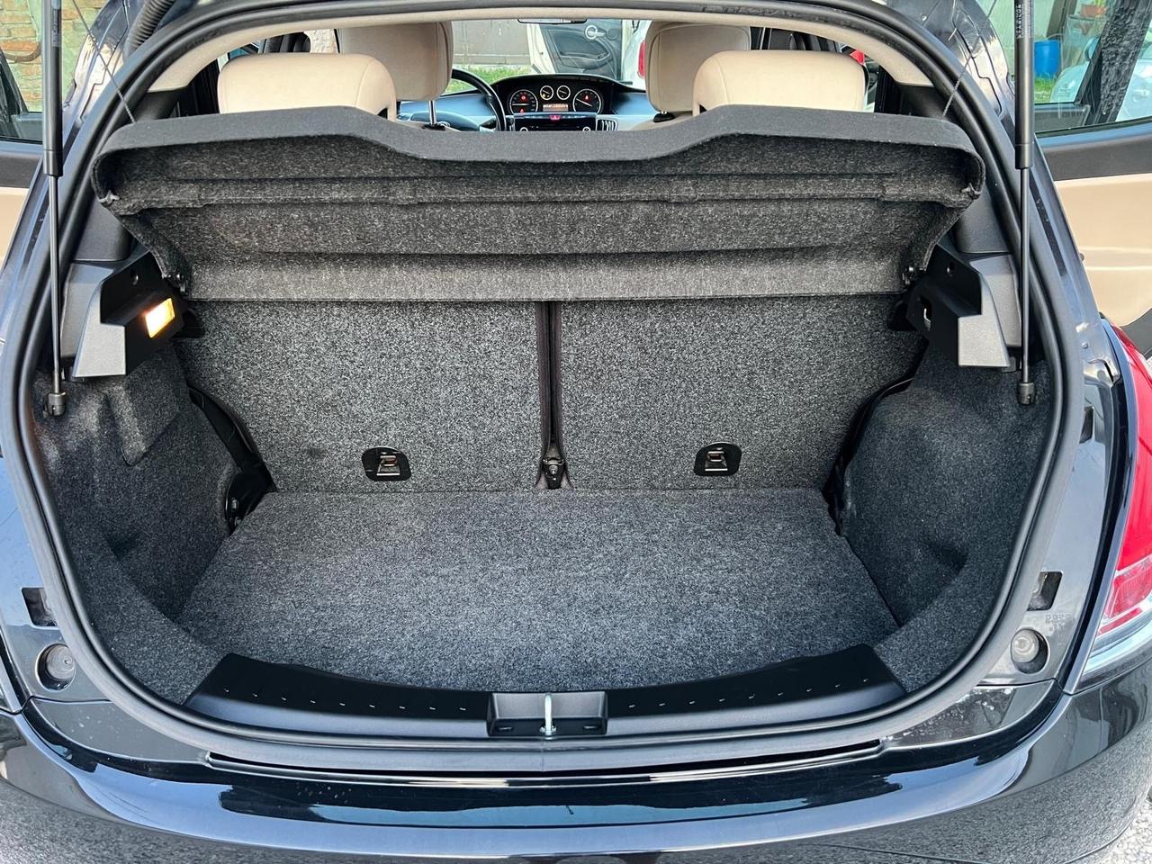 Lancia Ypsilon 0.9 TwinAir 85 CV 5 porte Metano Ecochic Elle