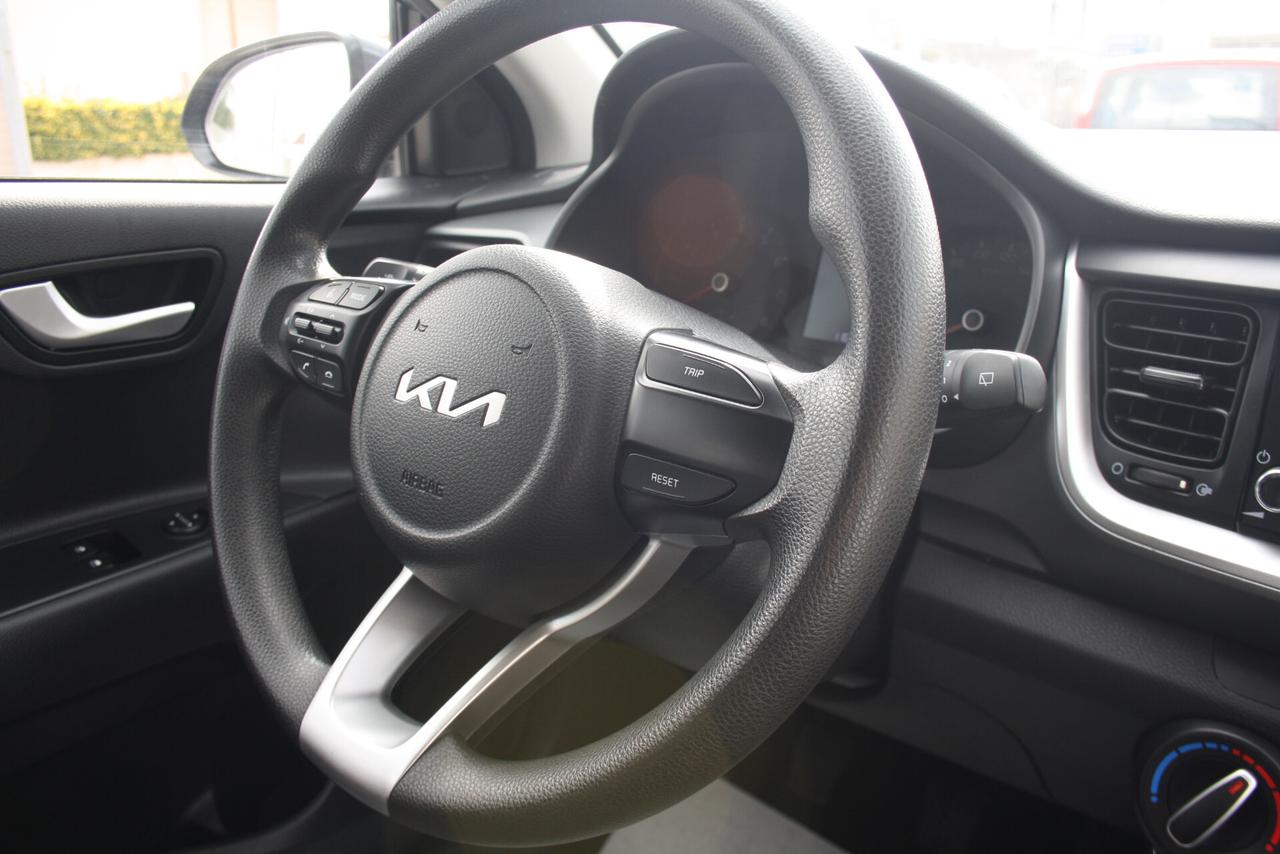Kia Stonic 1.2 DPI Urban *2022