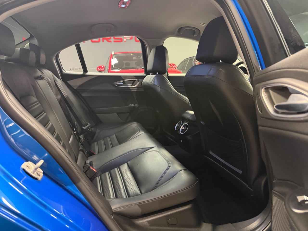 Alfa Romeo Giulia 2.2 Turbodiesel 210 CV AT8 AWD Q4 Veloce
