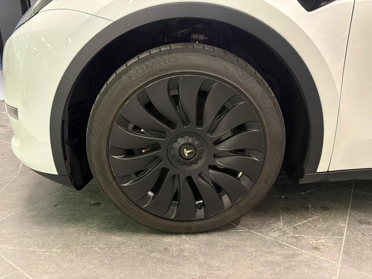 Tesla Model Y *LONG RANGE*DUAL MOTOR*