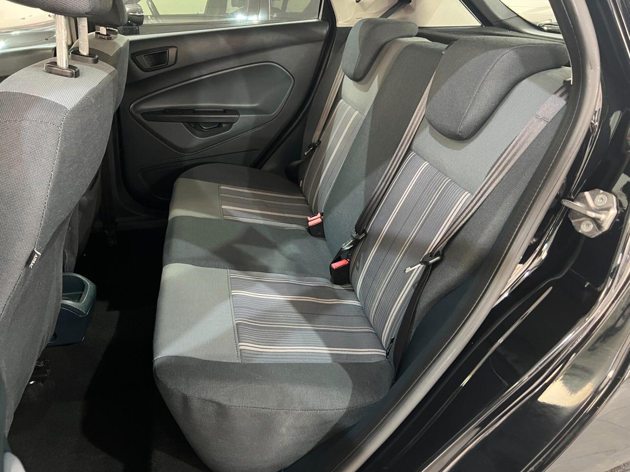 Ford Fiesta 1.4 97 CV - GPL Titanium - 2010