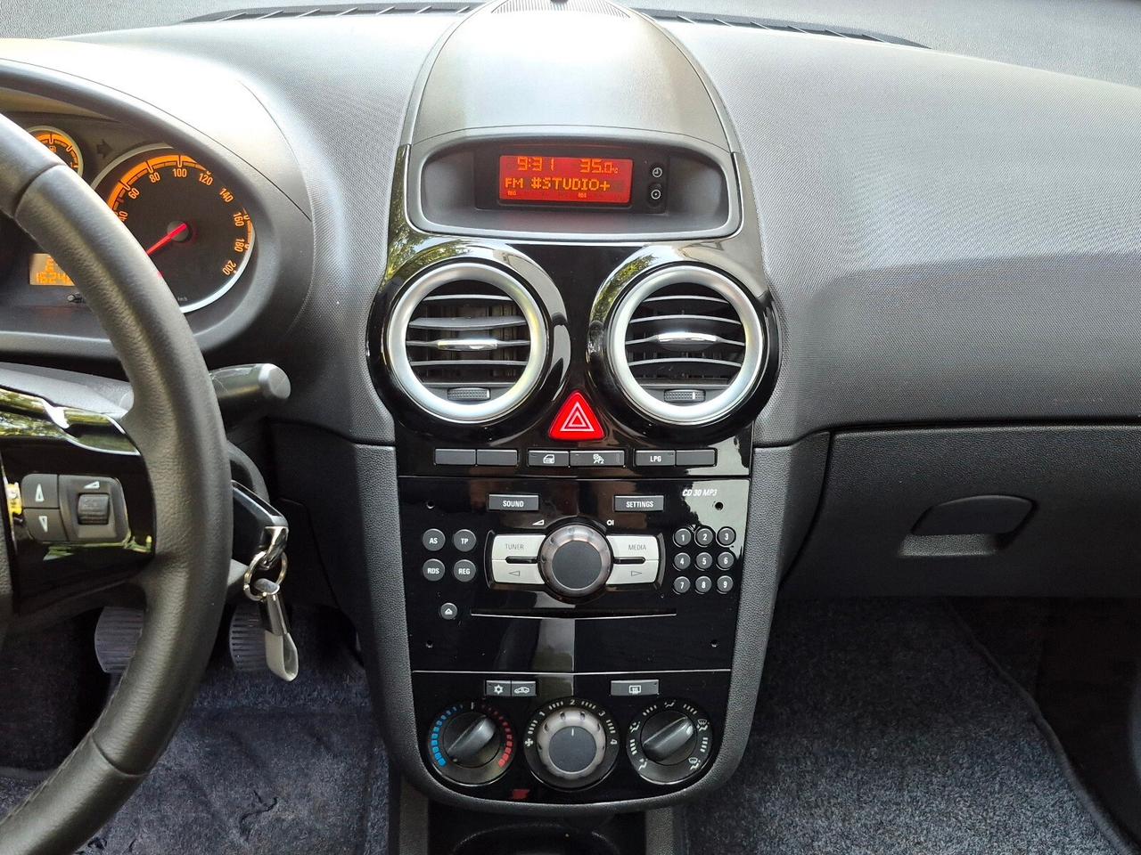 Opel Corsa 1.2 85CV 5 P GPL-TECH Edition