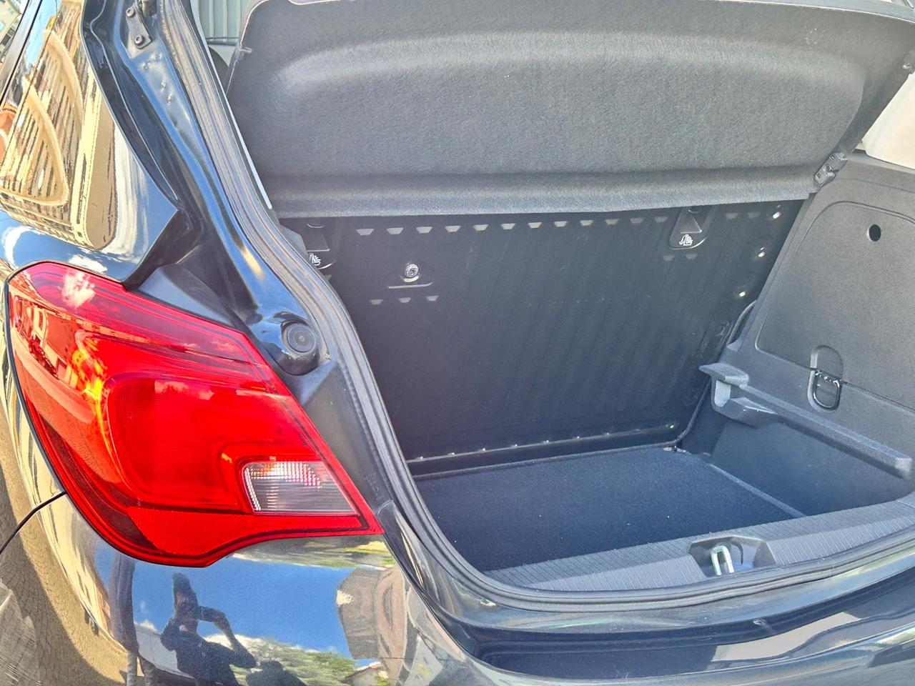 Opel Corsa 1.2 5 porte