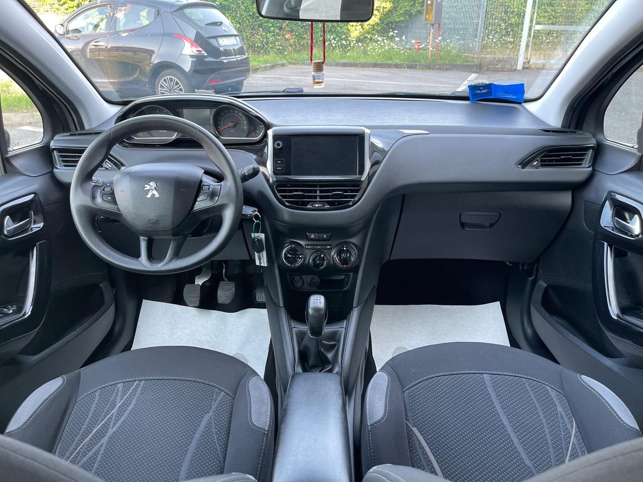 Peugeot 208 PureTech 82 5 porte Allure