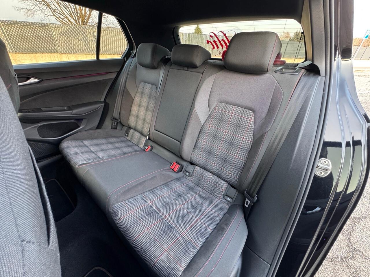 Volkswagen Golf GTI 2.0 TSI DSG