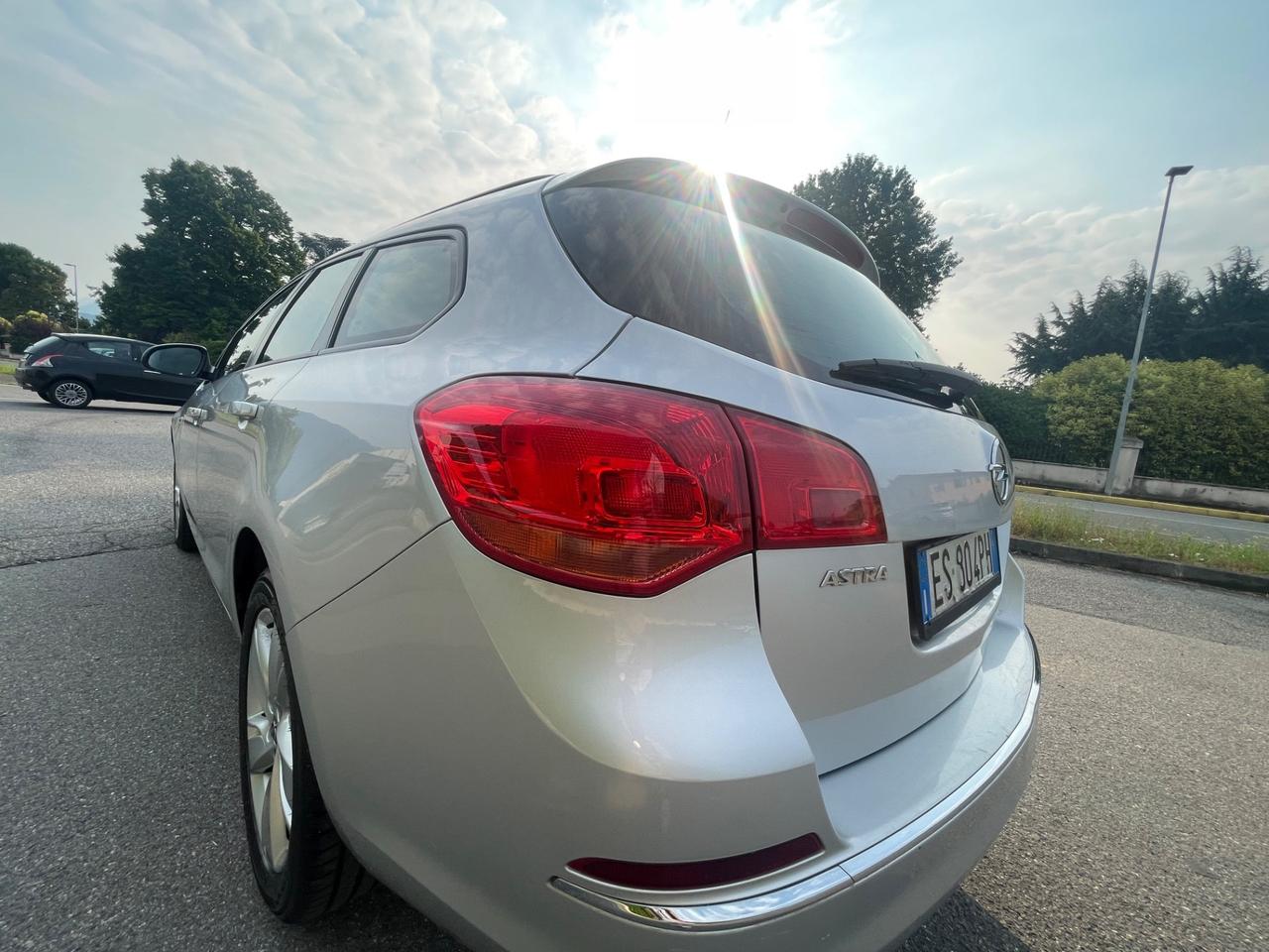 Opel Astra Opel astra euro 5, anno 2013 1.4 benzina Gpl