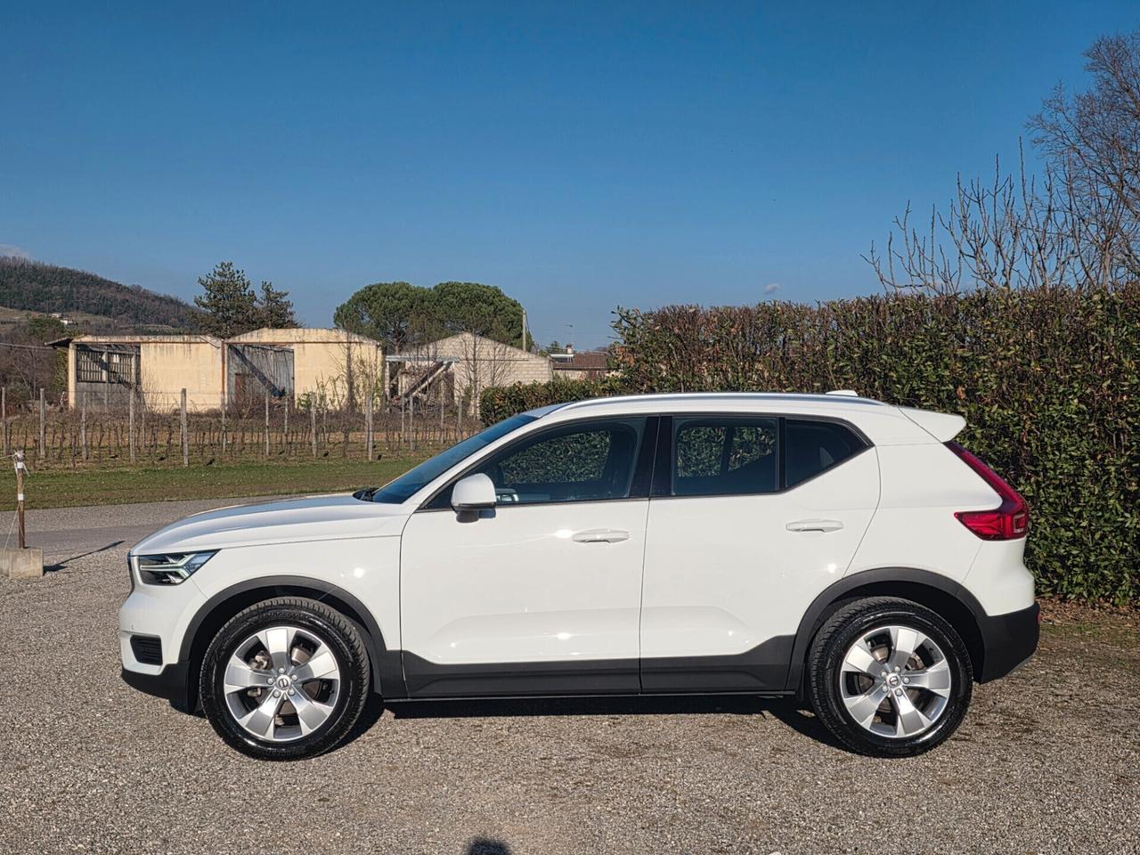 Volvo XC40 T2 Business FINANZIABILE