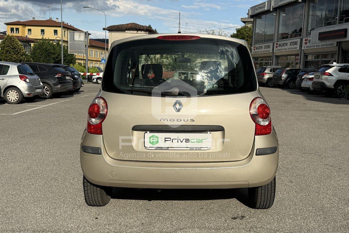 RENAULT Modus 1.2 16V Saint Tropez