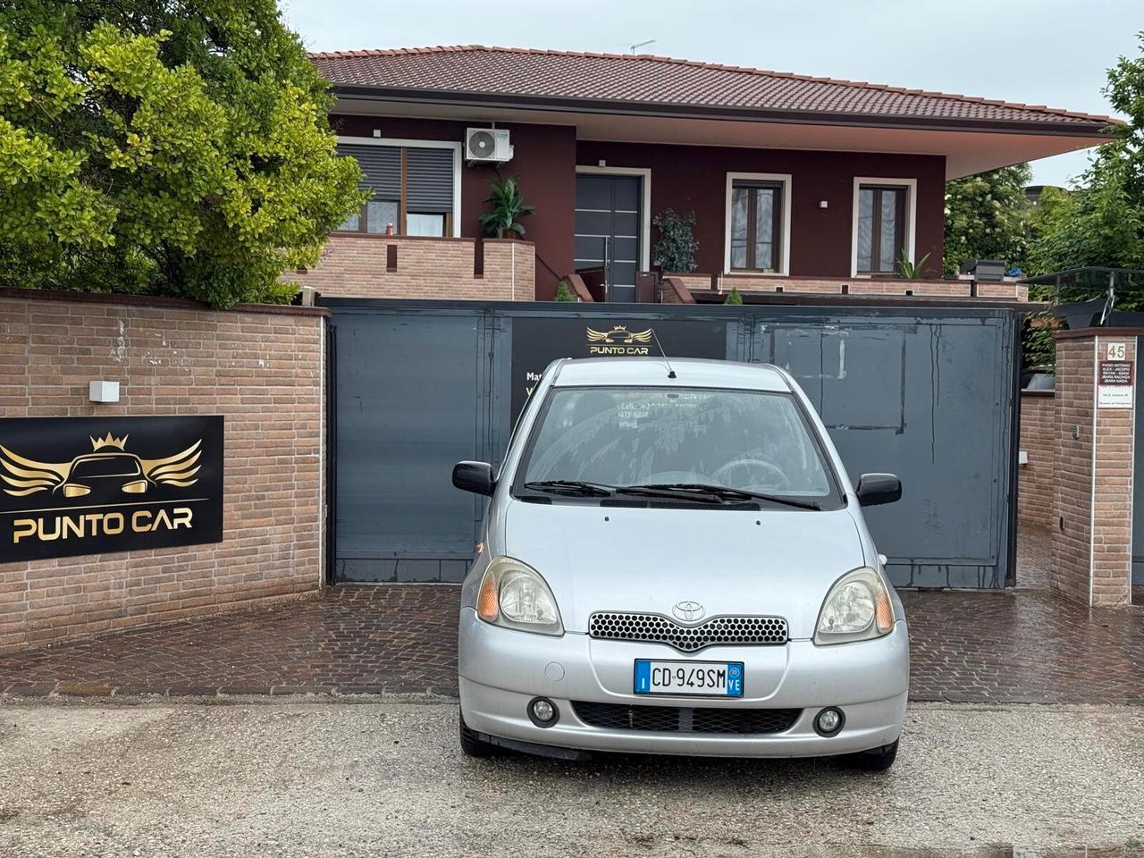Toyota Yaris 1.0i 16V cat 5 porte Sol '03