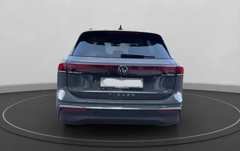 Volkswagen Tiguan Tiguan 2.0 TDI 150 CV DSG Life Cockpit Camera 18"