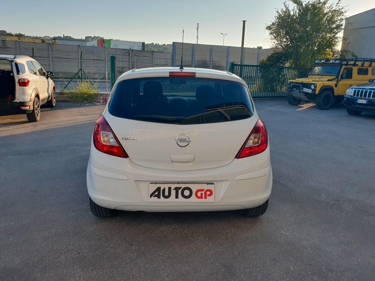 Opel Corsa 1.2 85CV benzina GPL Neopatent 2013