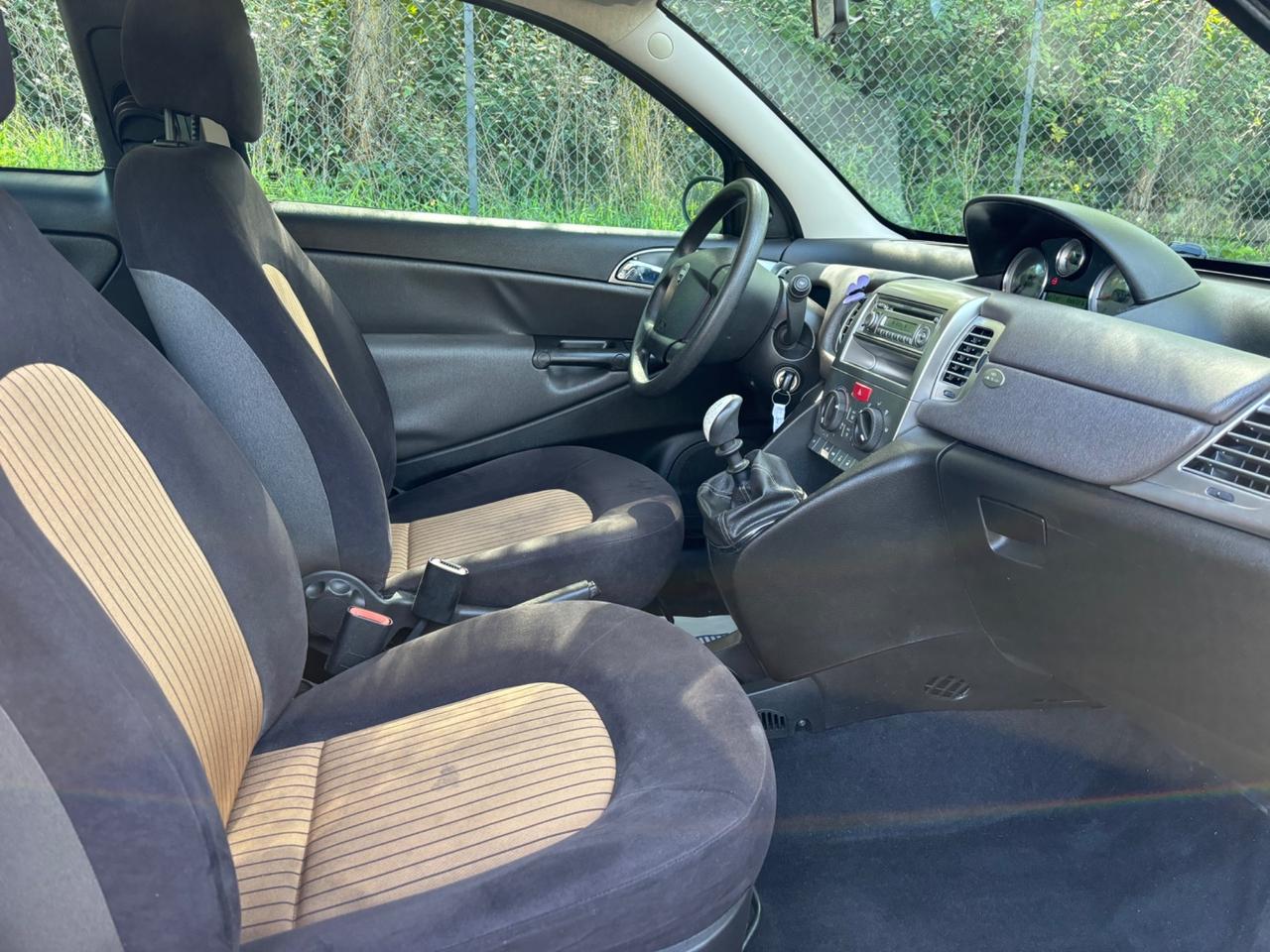 Lancia Ypsilon 1.4 16V Platino NEOPATENTATI