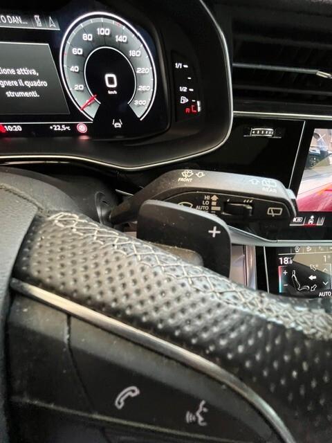 AUDI Q8 5.0 TDI 286CV QUATTRO TIPTRONIC SPORT S-LINE T TETTO NAVI CERCHI VIRTUAL TELECAMERA 360 GRADI