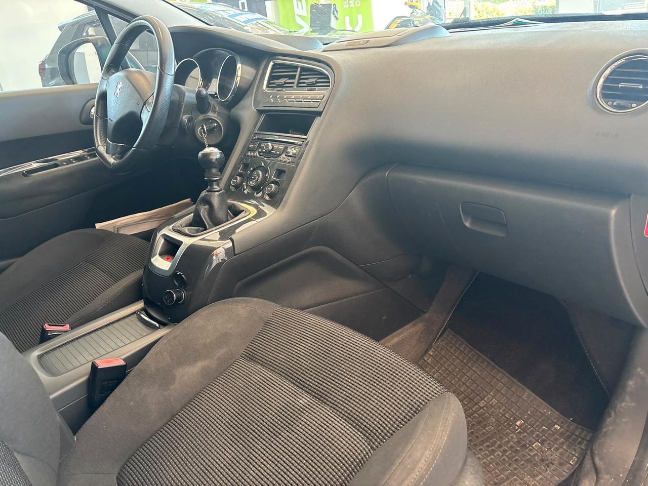 Peugeot 5008 1.6 HDi 112CV Allure