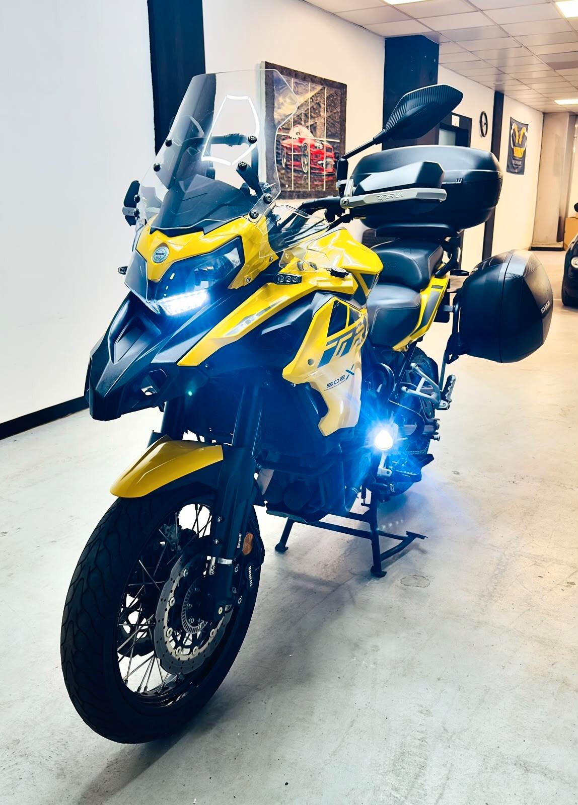 Benelli TRK 502 x