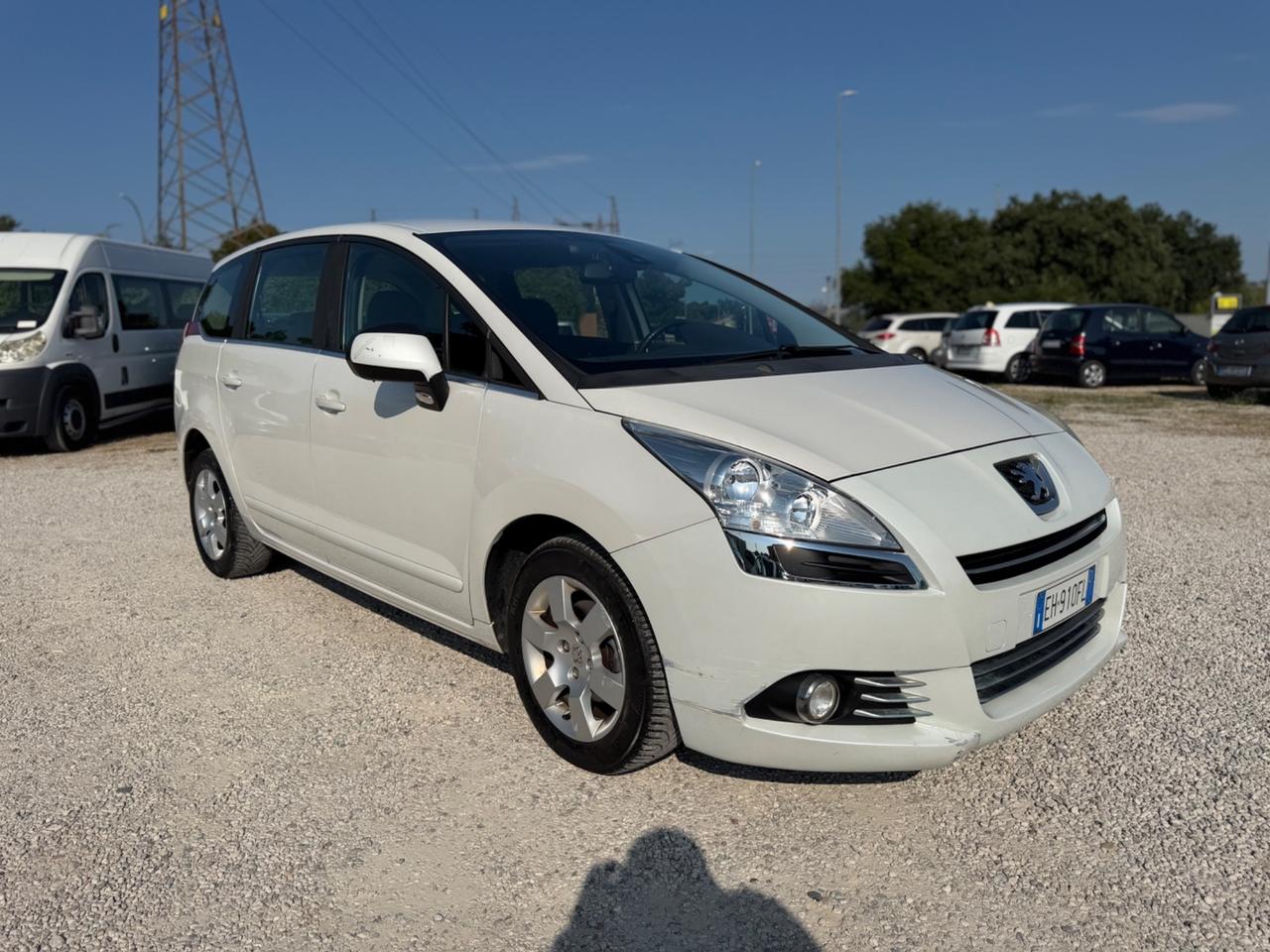 Peugeot 5008 1.6 e-HDi 112CV Stop&Start cambio robotizzato Tecno