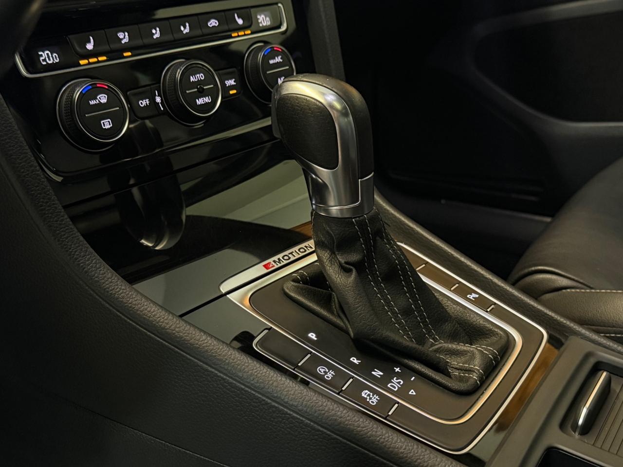 Volkswagen Golf R 2.0 DSG 3p. 300CV tetto apribile.