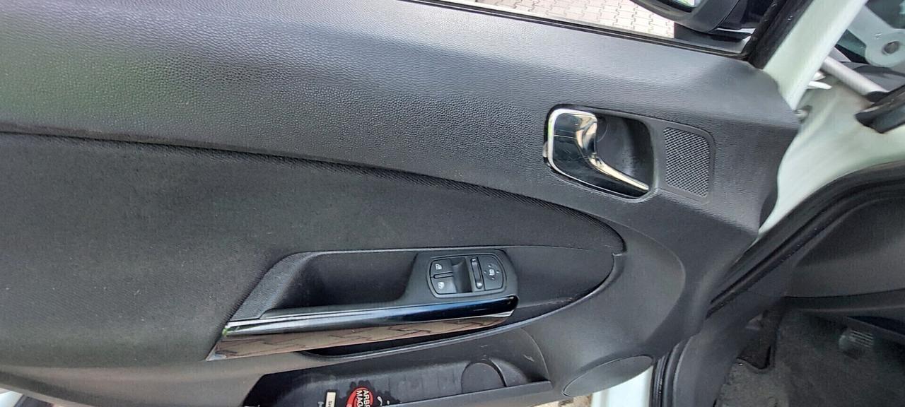 CORSA 1,2 GPL DI SERIE CASA MADRE SCADENZA 2033 LEGA BI.COLOR X NEOPATENTATI IMPECCABILE