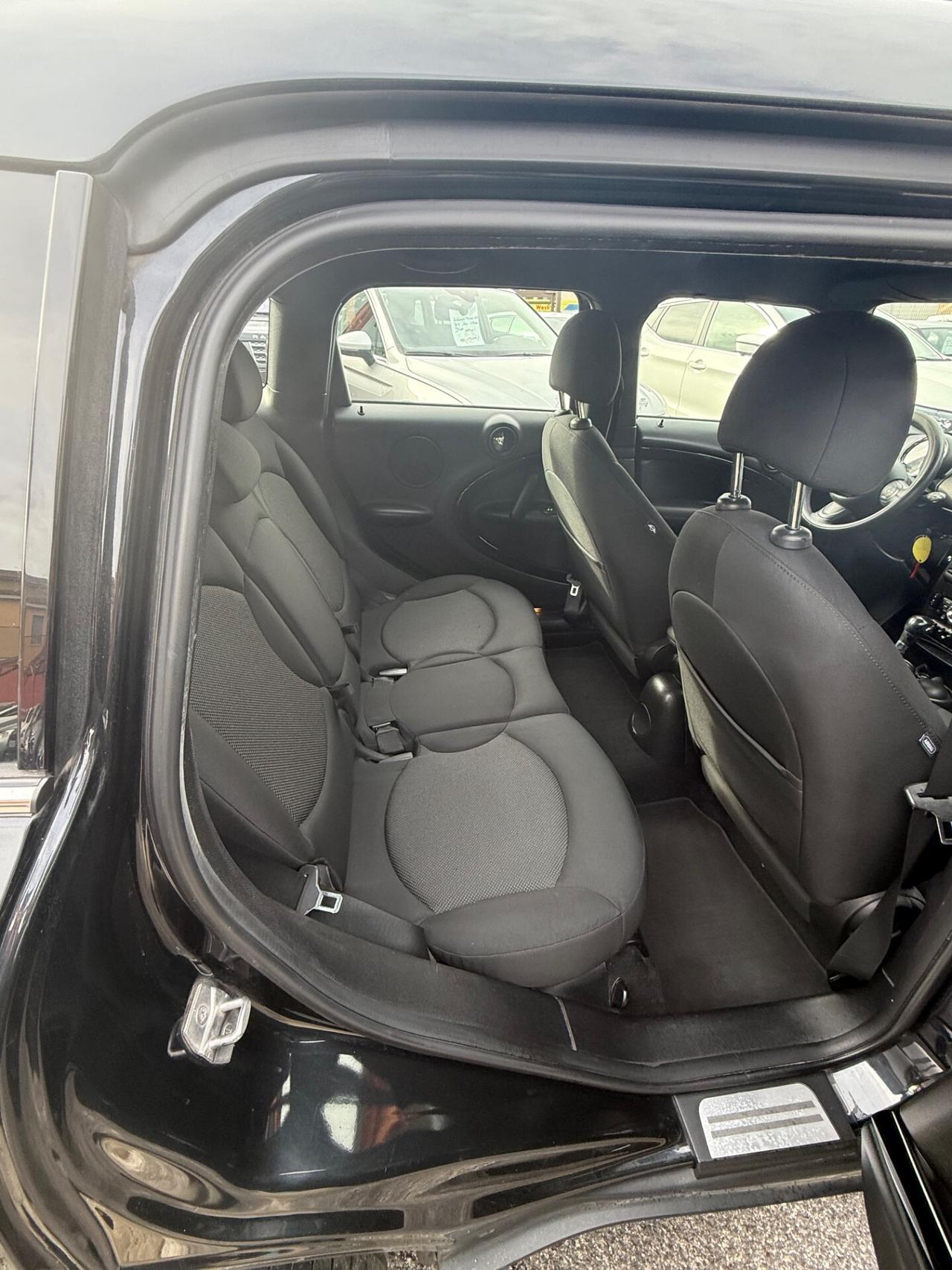 Mini 2.0 Cooper D -Automatica-unipro -E6