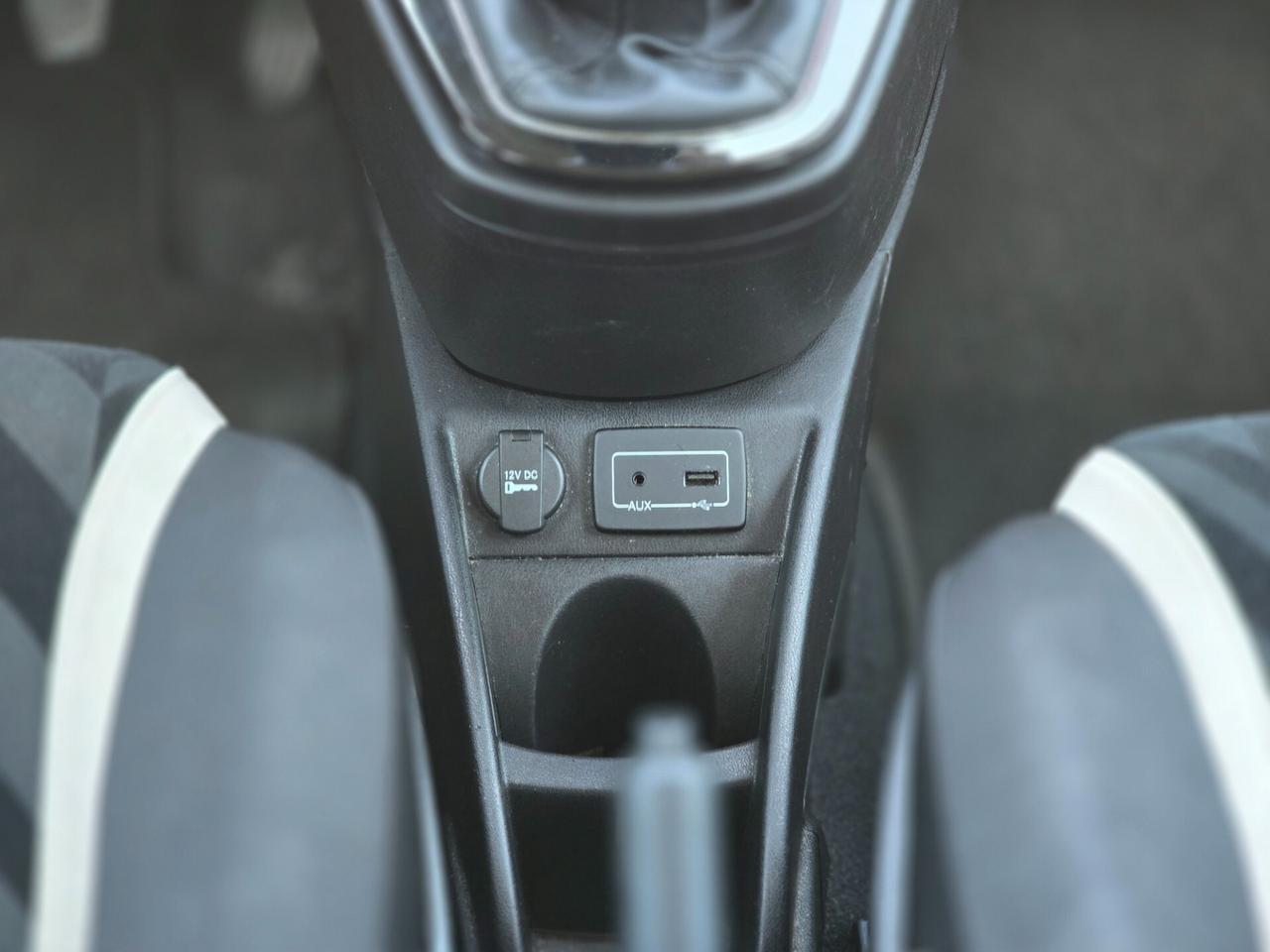 Lancia Ypsilon 1.2 69 CV 5 porte Unyca