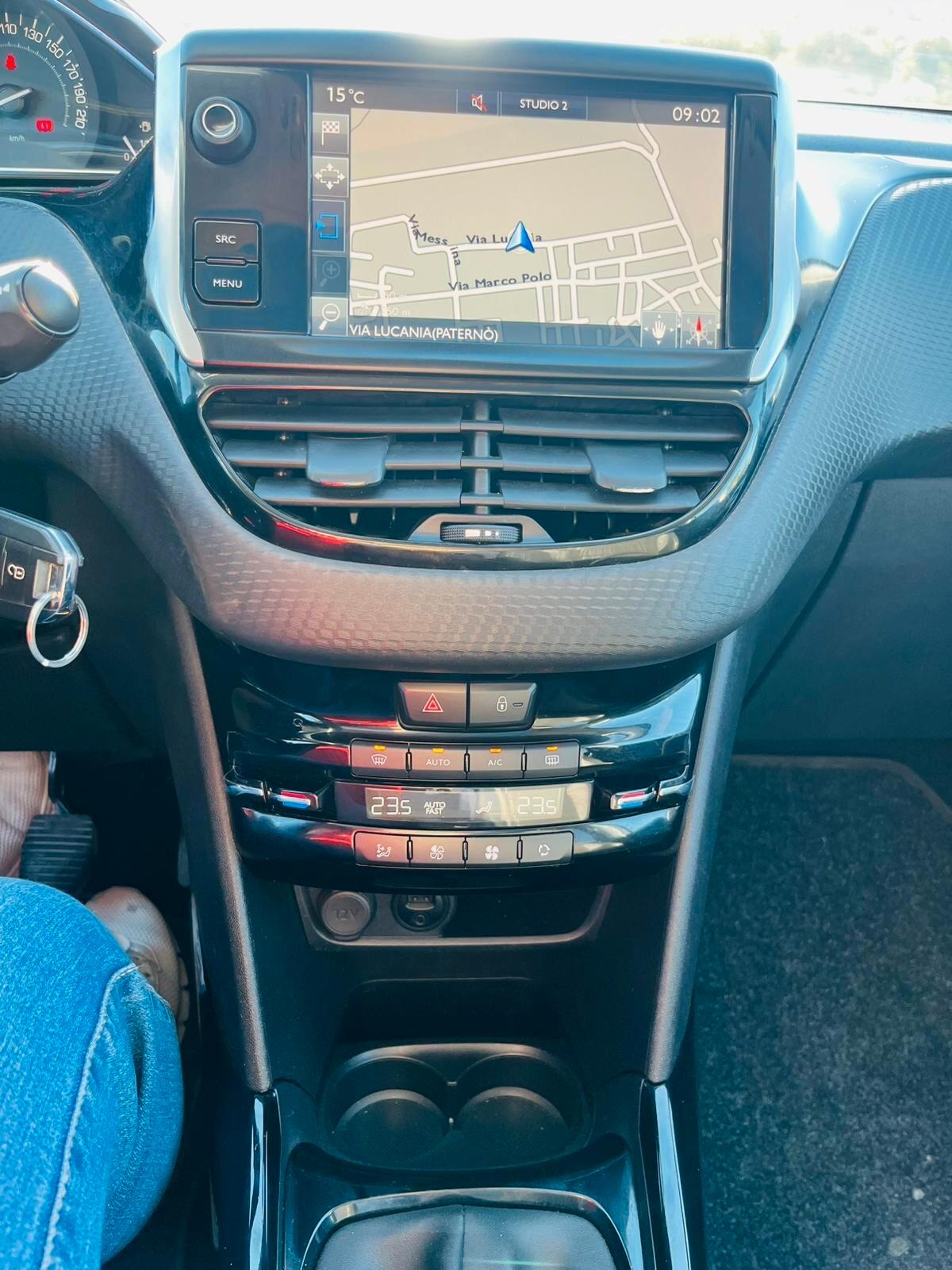 Peugeot 2008 1.6HDI PARI AL NUOVO FULL 2017