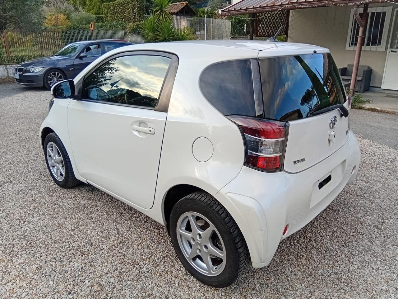 Toyota iQ 1.0 Sol