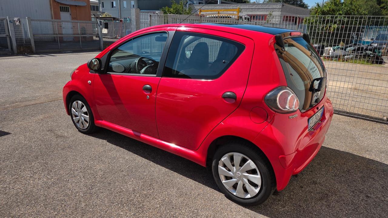 Toyota Aygo 1.0 12V VVT-i 5 porte Lounge Connect