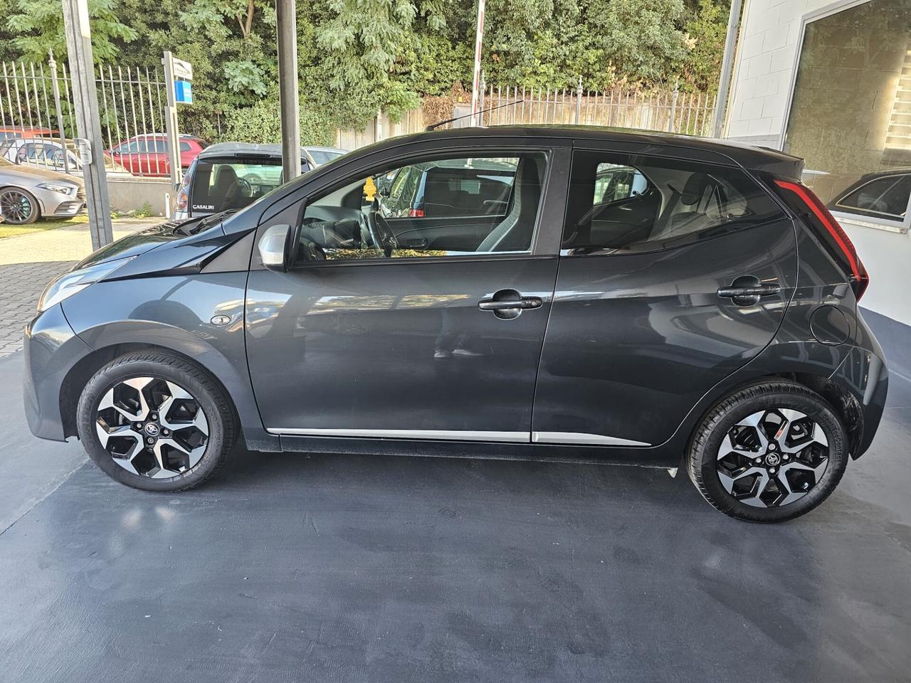 Toyota Aygo Connect 1.0 VVT-i 72 CV 5 porte x-fun MMT