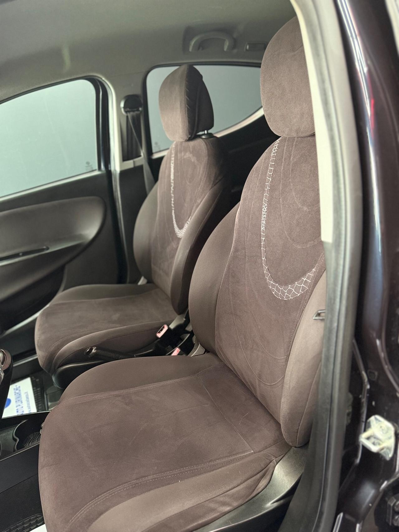 Lancia Ypsilon 0.9 Gpl 85cv Automatica 2012