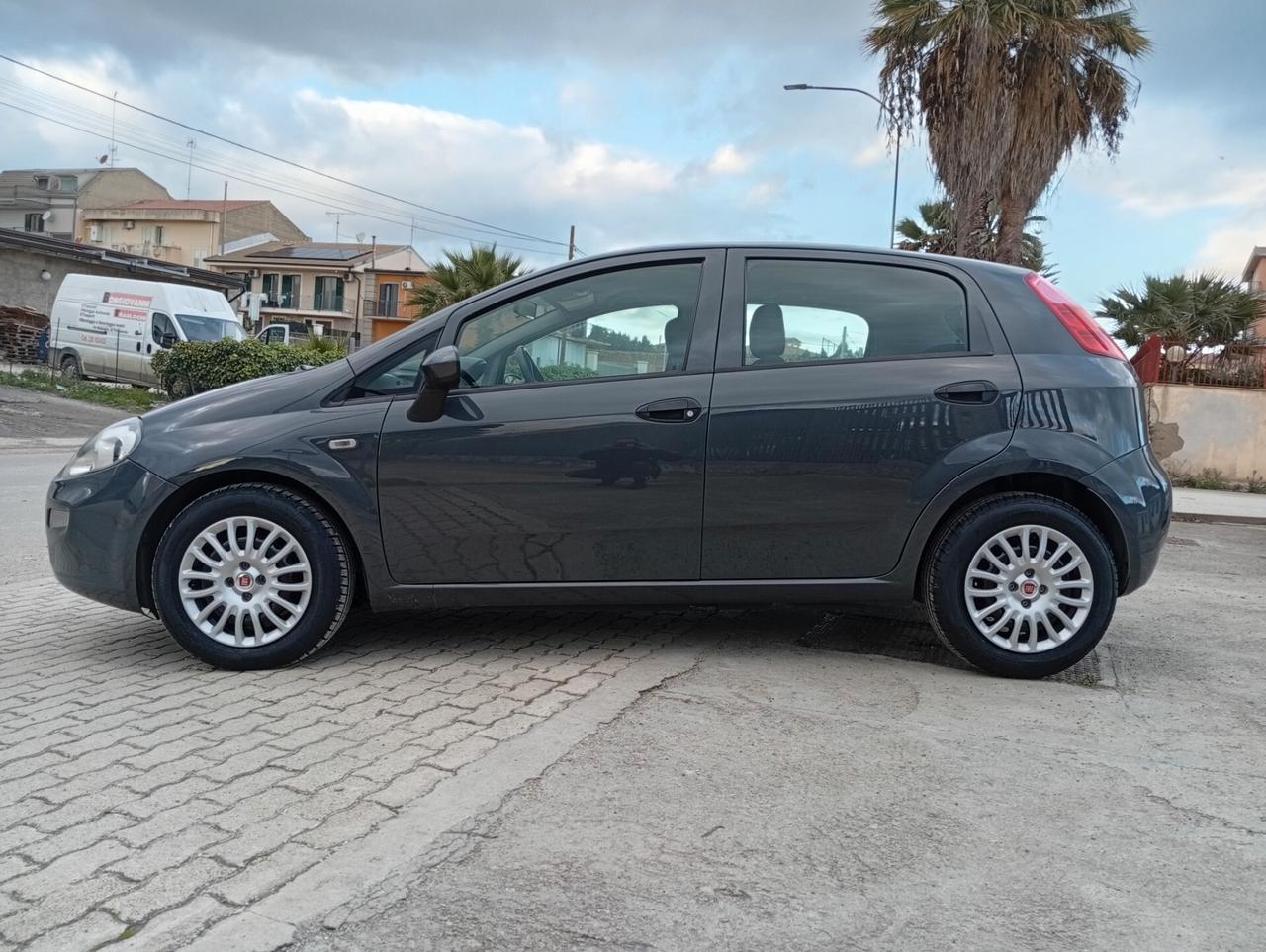 Fiat Punto 1.3 MJT II S&S 95 CV 5 porte Street