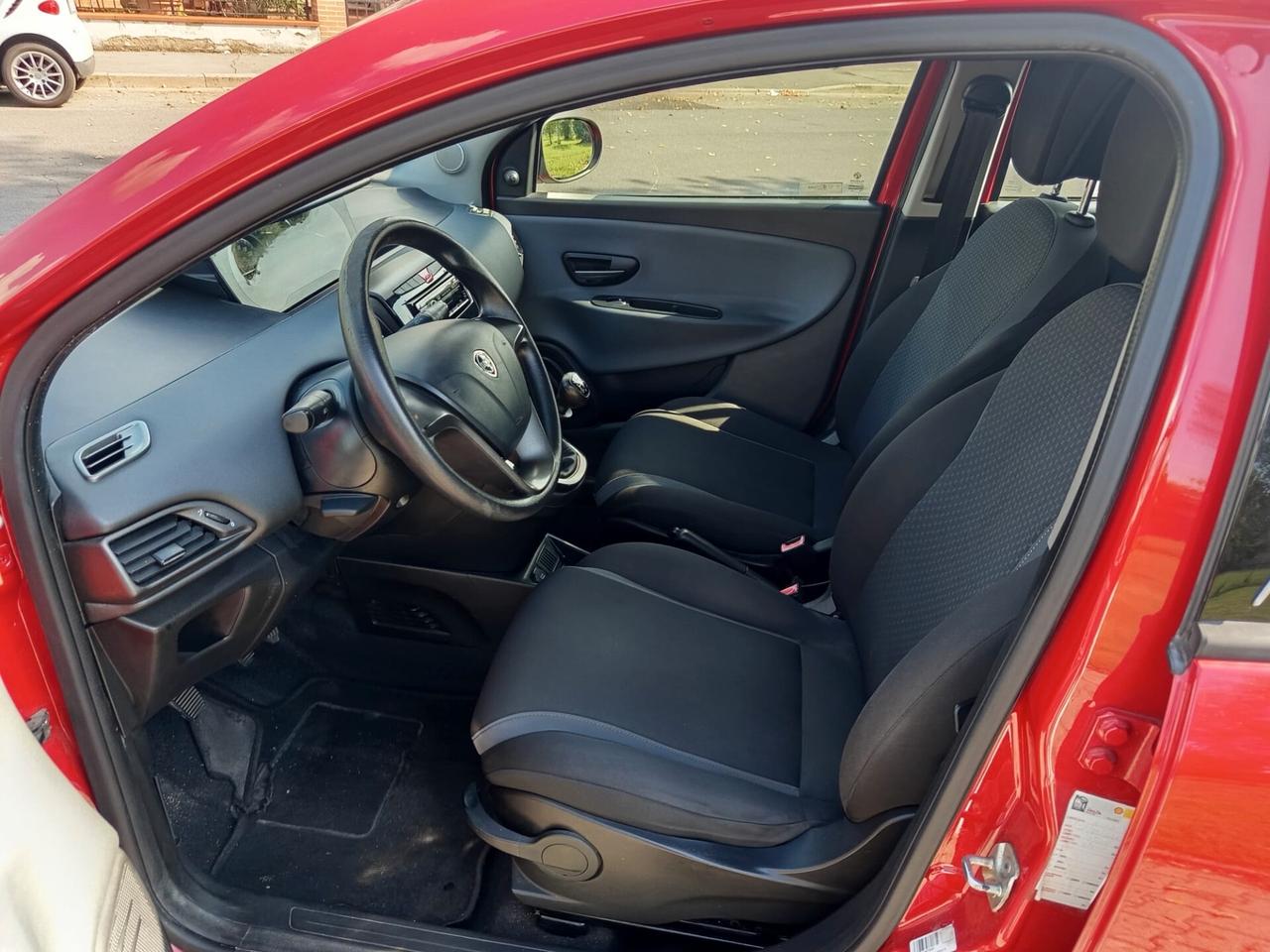 Lancia Ypsilon 1.2 69 CV 5 porte Mya