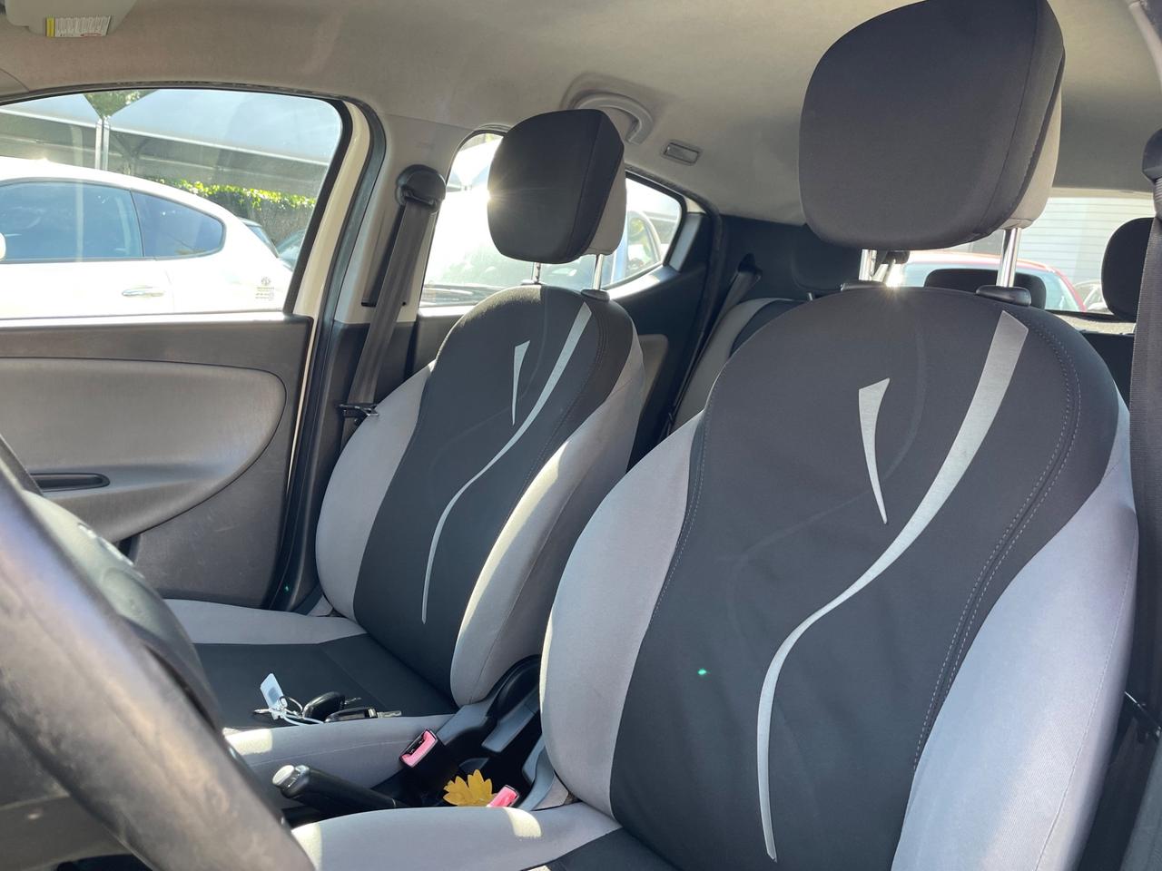 Lancia Ypsilon 1.2 69 CV 5 porte S&S Silver