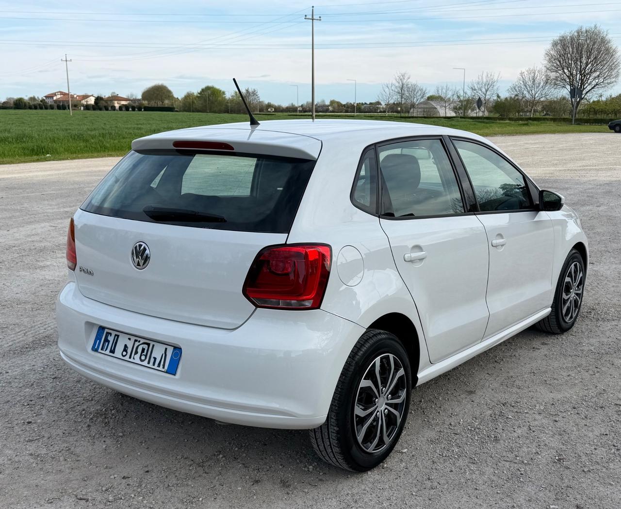 VOLKSWAGEN POLO 1.2 BENZINA 5 PORTE NEOPATENTATi