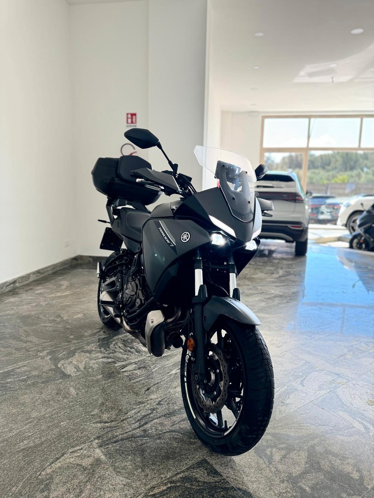 YAMAHA TRACER 7