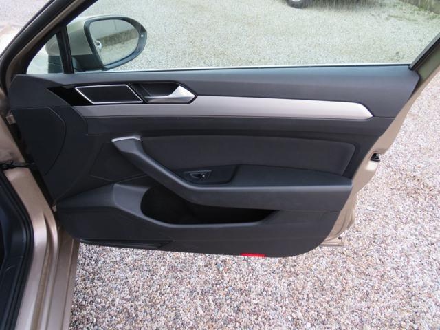 VOLKSWAGEN Passat Variant 1.6 TDI DSG BlueMotion Tech.