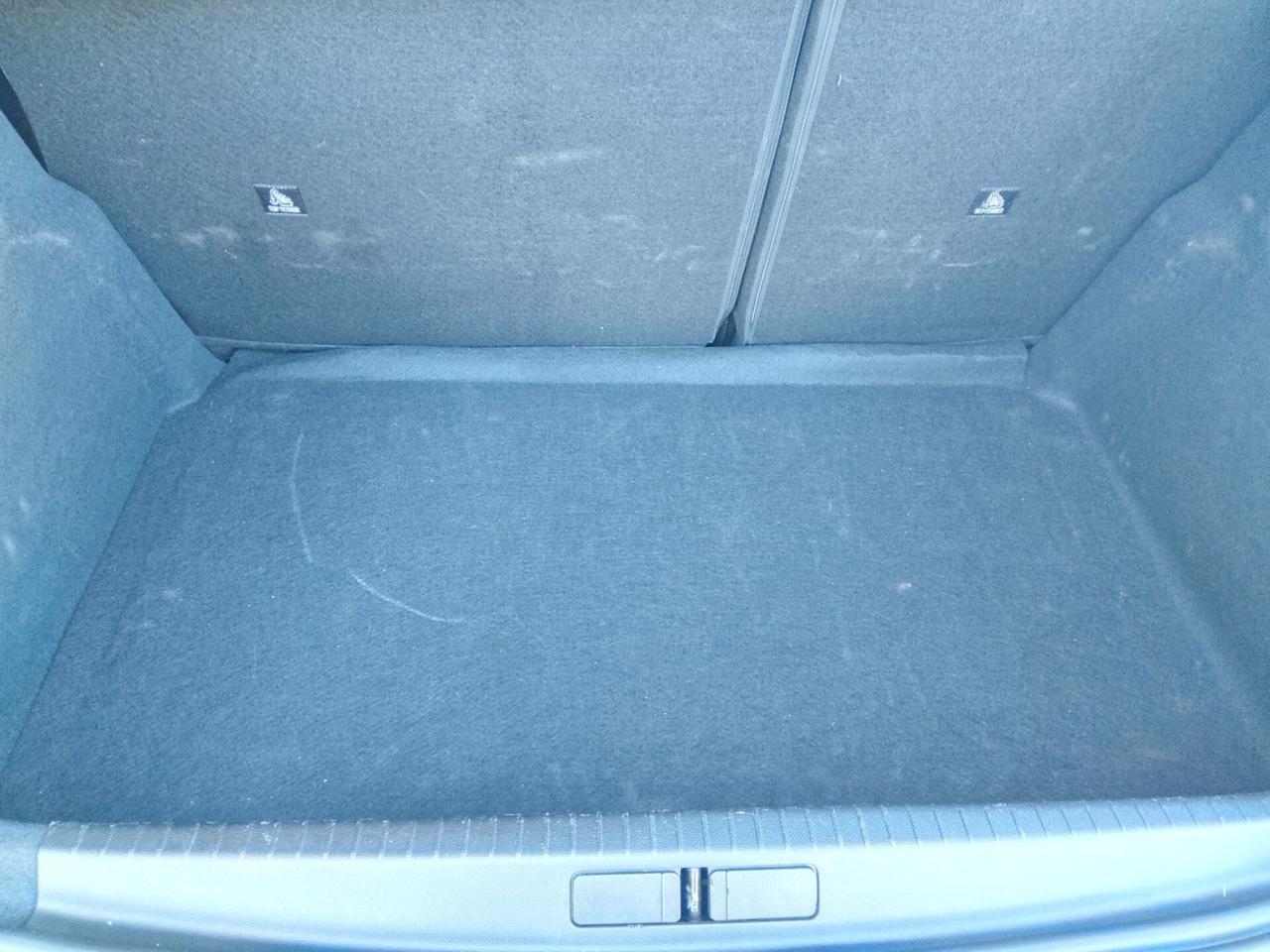 Lancia Ypsilon Hybrid e-DCT LX