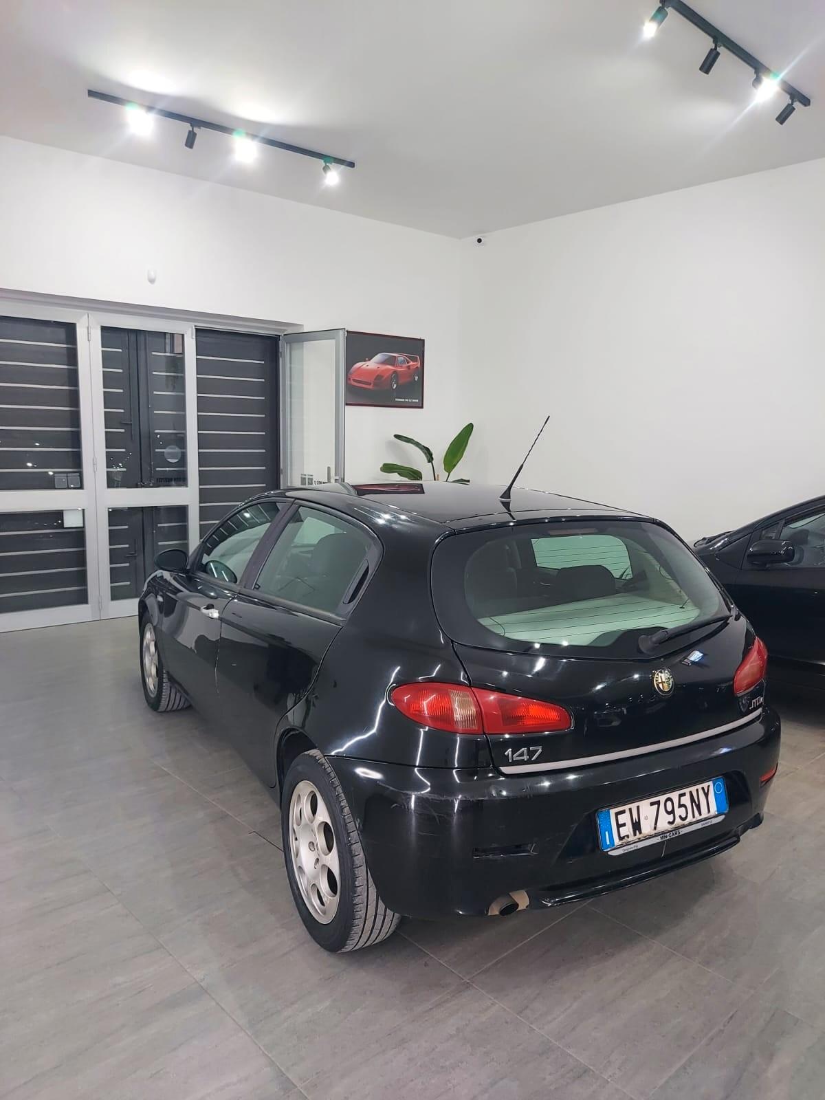 Alfa Romeo 147 1.9 JTD (120) 5 porte Distinctive