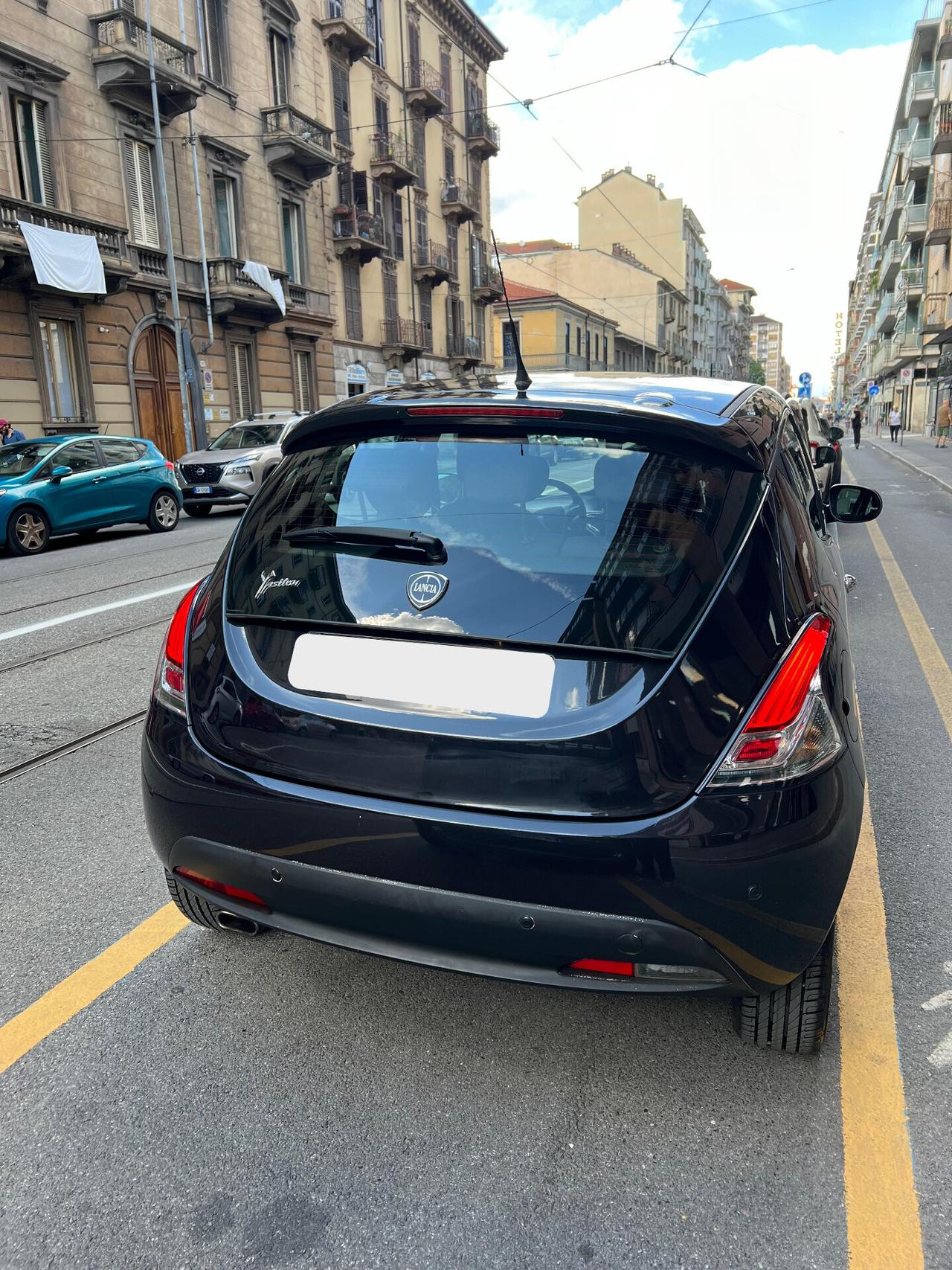 Lancia Ypsilon - APERTI AD AGOSTO