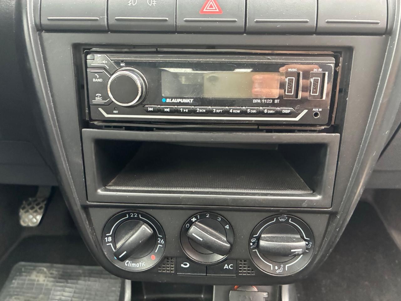 Volkswagen Fox 1.4 TDI Sport - 2010
