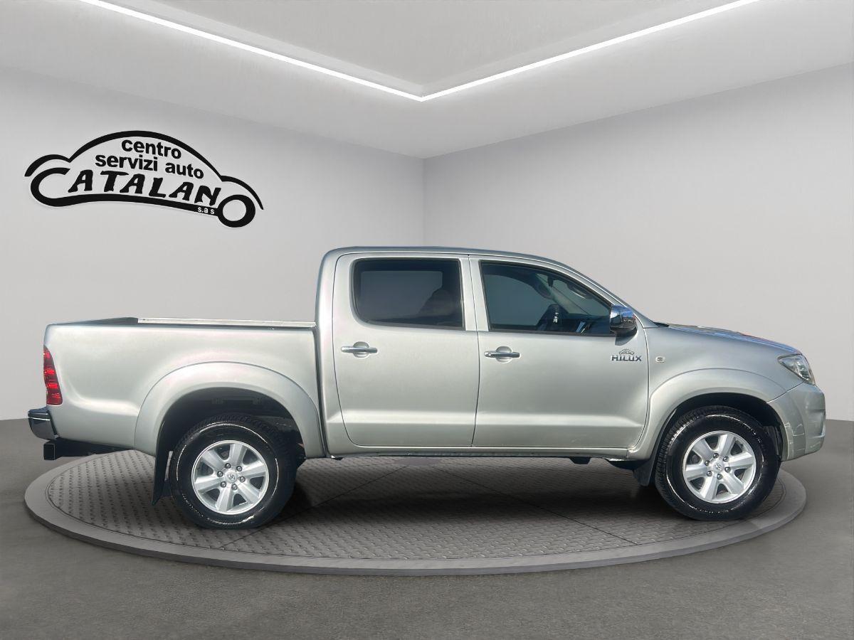 TOYOTA - Hilux 3.0 d-4d 171CV double cab SR 4x4 ridotte