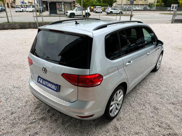 VOLKSWAGEN Touran 1.6 TDI 115 CV SCR DSG R LINE EXCLUSIVE *7 POSTI*