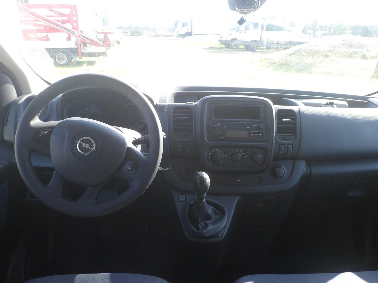 Opel Vivaro 9 posti maxi