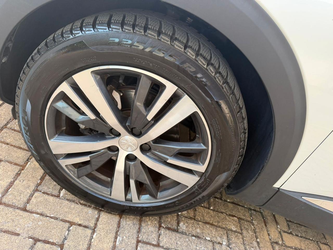 Peugeot 3008 BlueHDi 130 S&S Allure